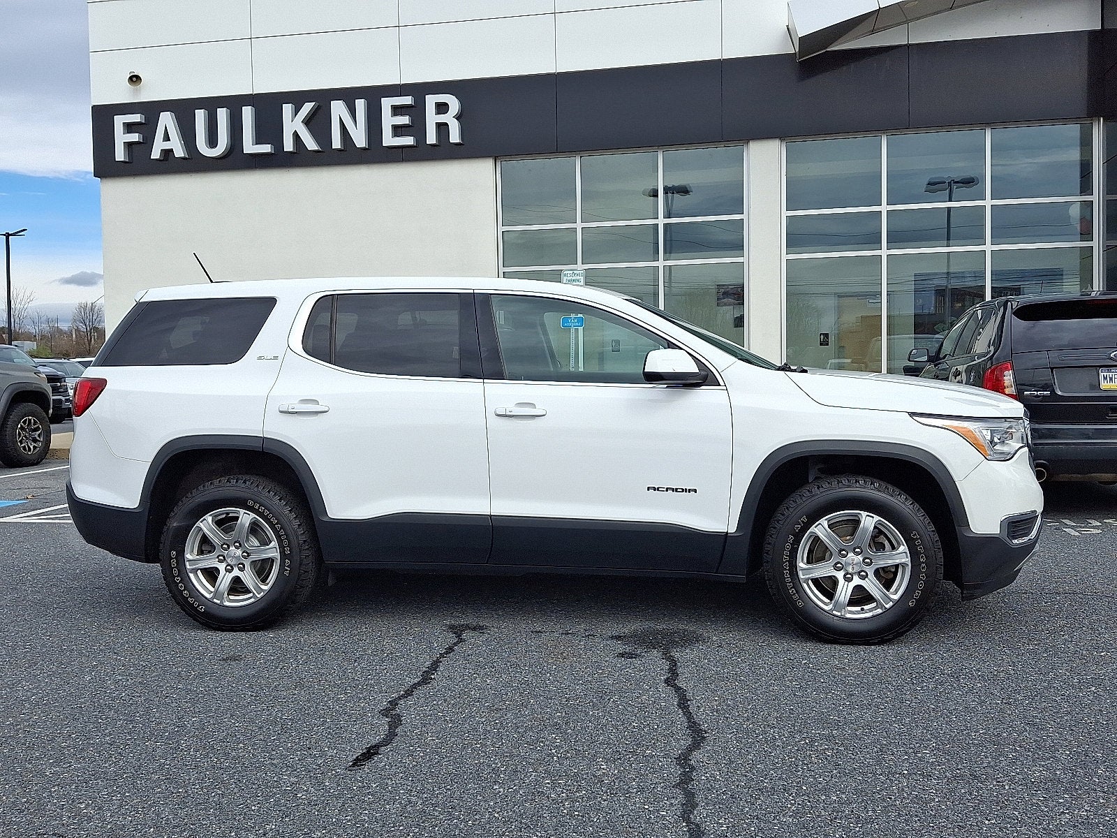 2019 GMC Acadia SLE