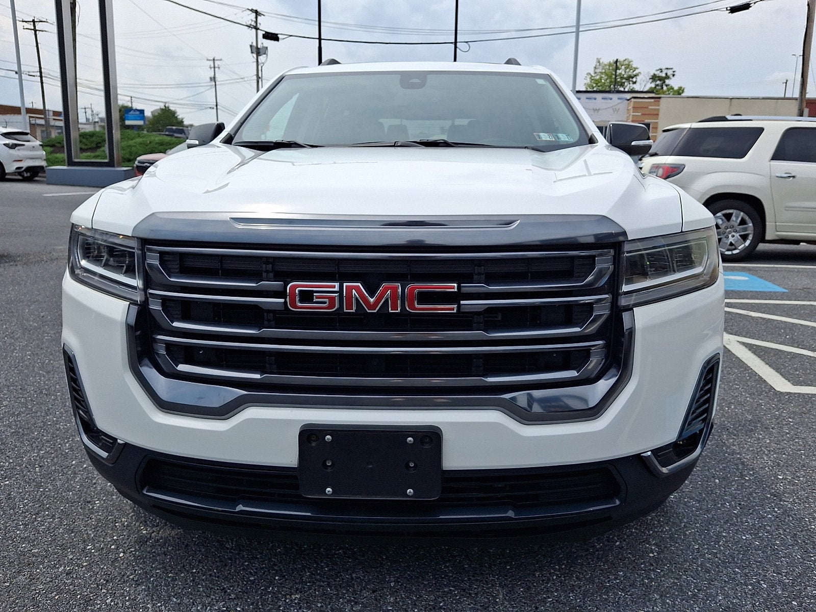 2023 GMC Acadia AT4