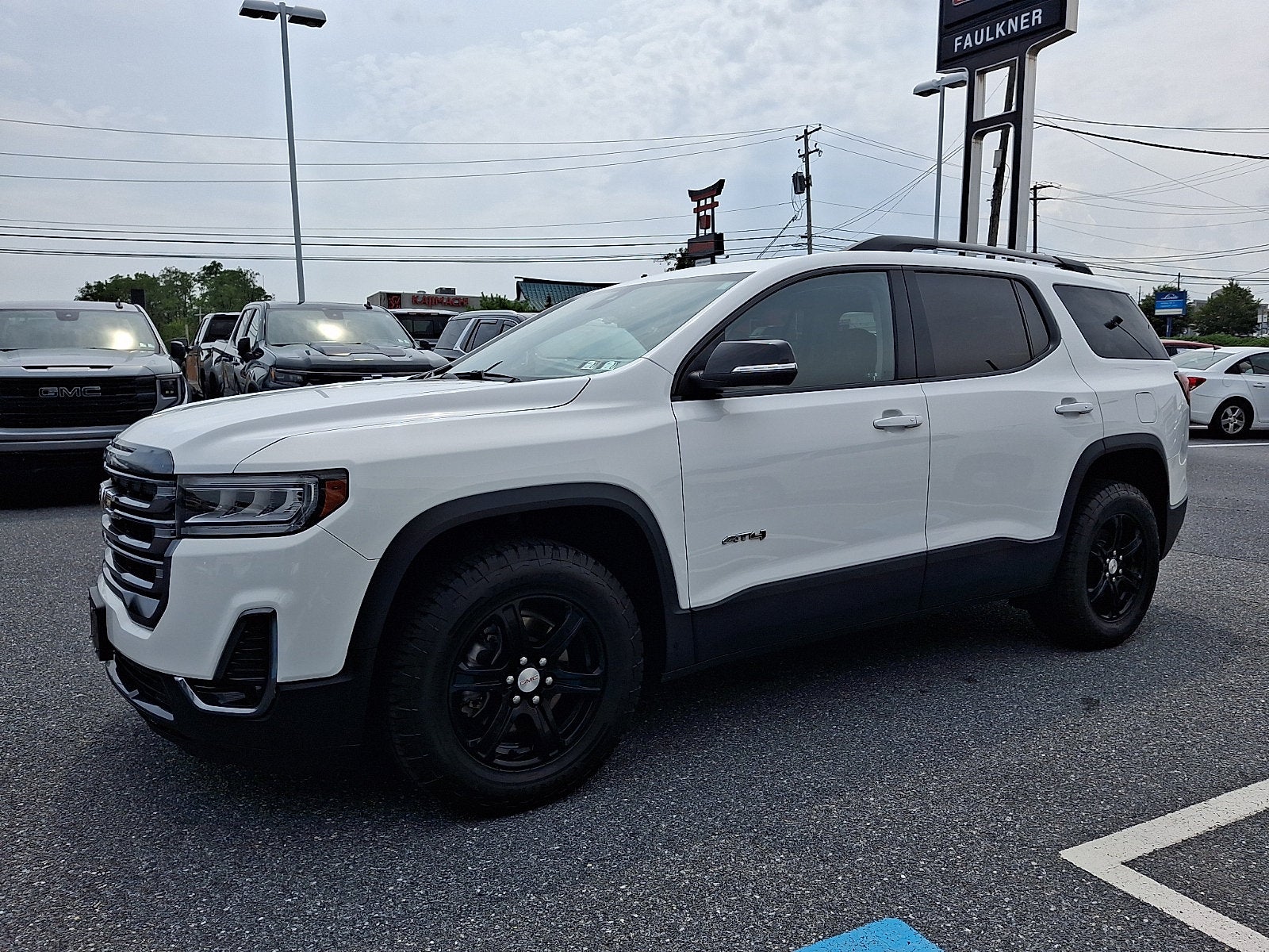 2023 GMC Acadia AT4
