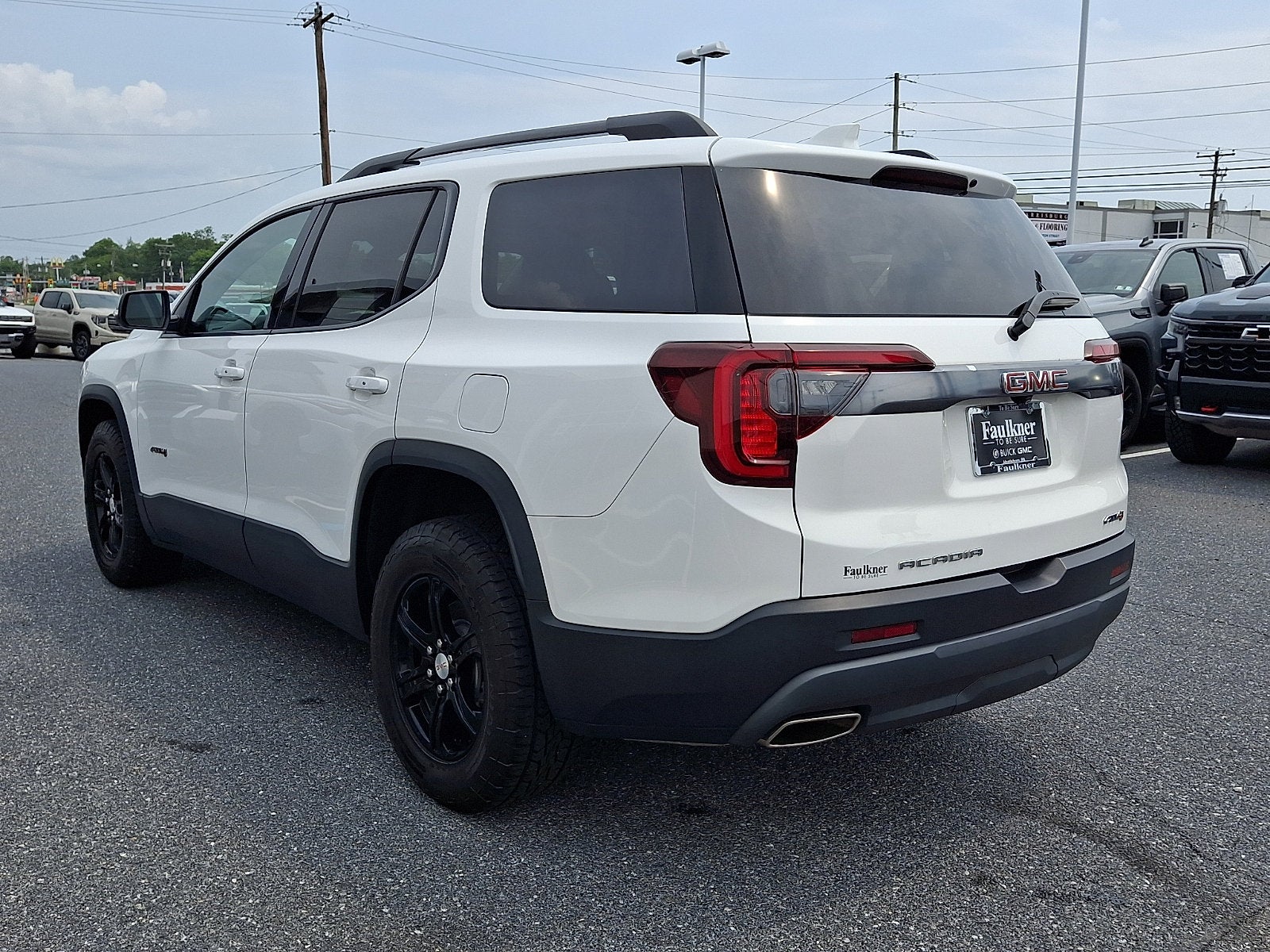 2023 GMC Acadia AT4