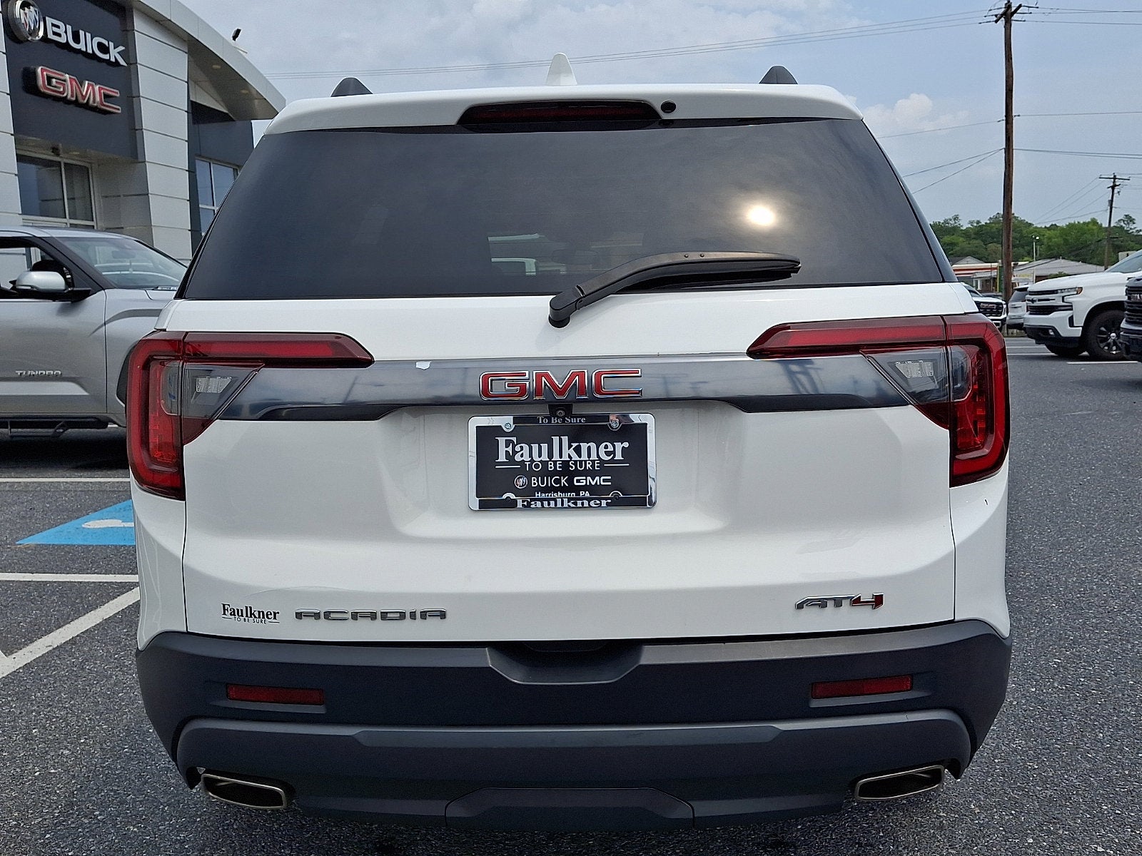 2023 GMC Acadia AT4