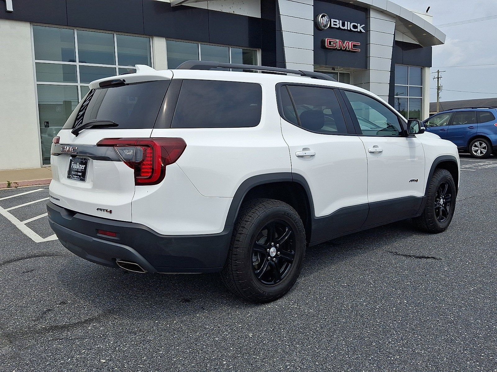 2023 GMC Acadia AT4