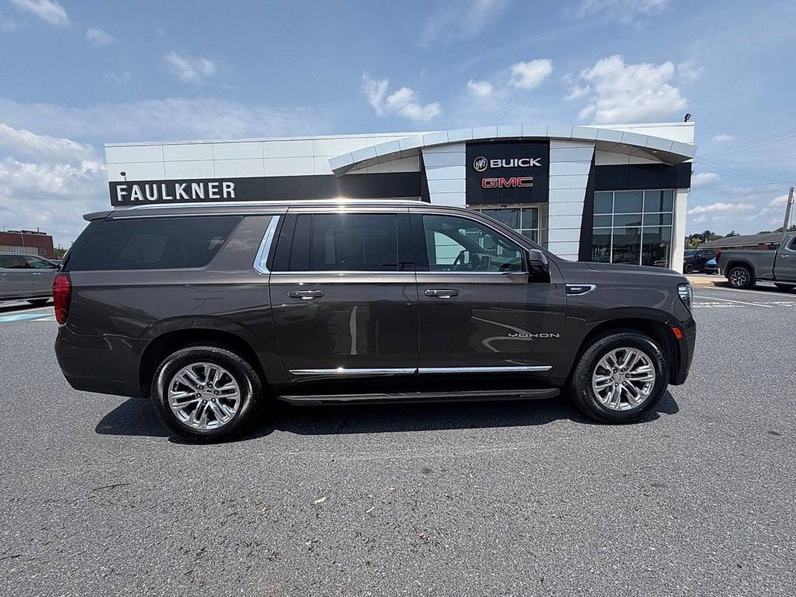 2021 GMC Yukon XL SLT