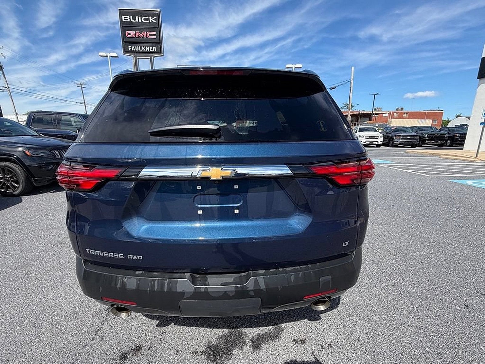 2023 Chevrolet Traverse LT Cloth