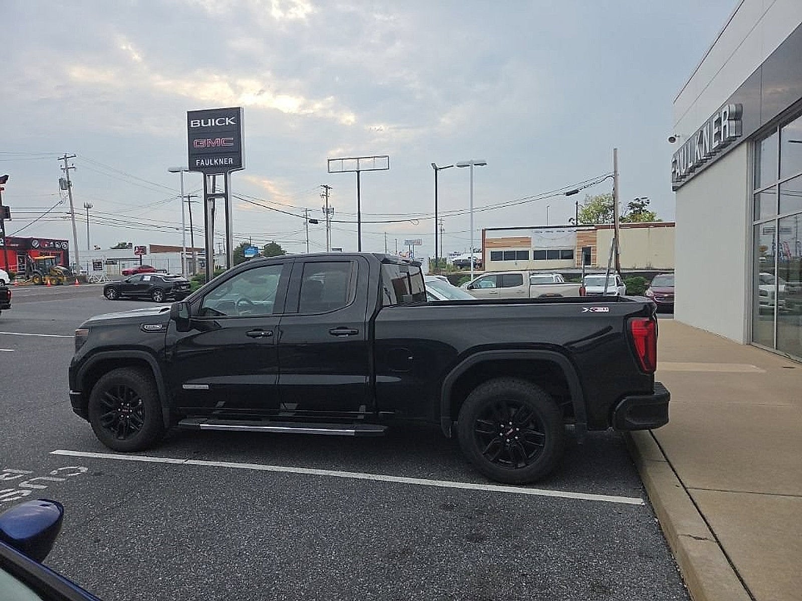 2023 GMC Sierra 1500 Elevation
