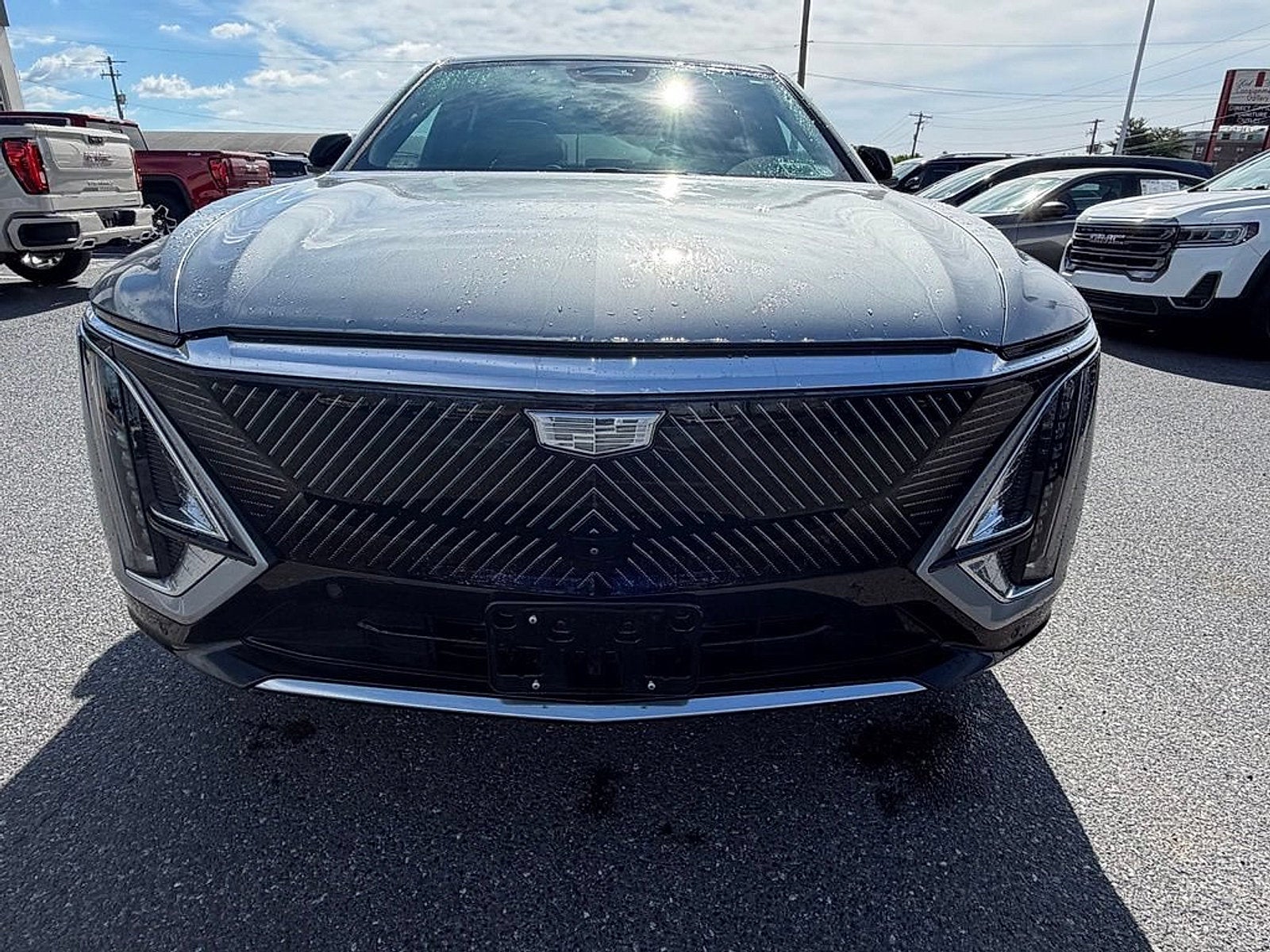 2024 Cadillac LYRIQ Luxury 1