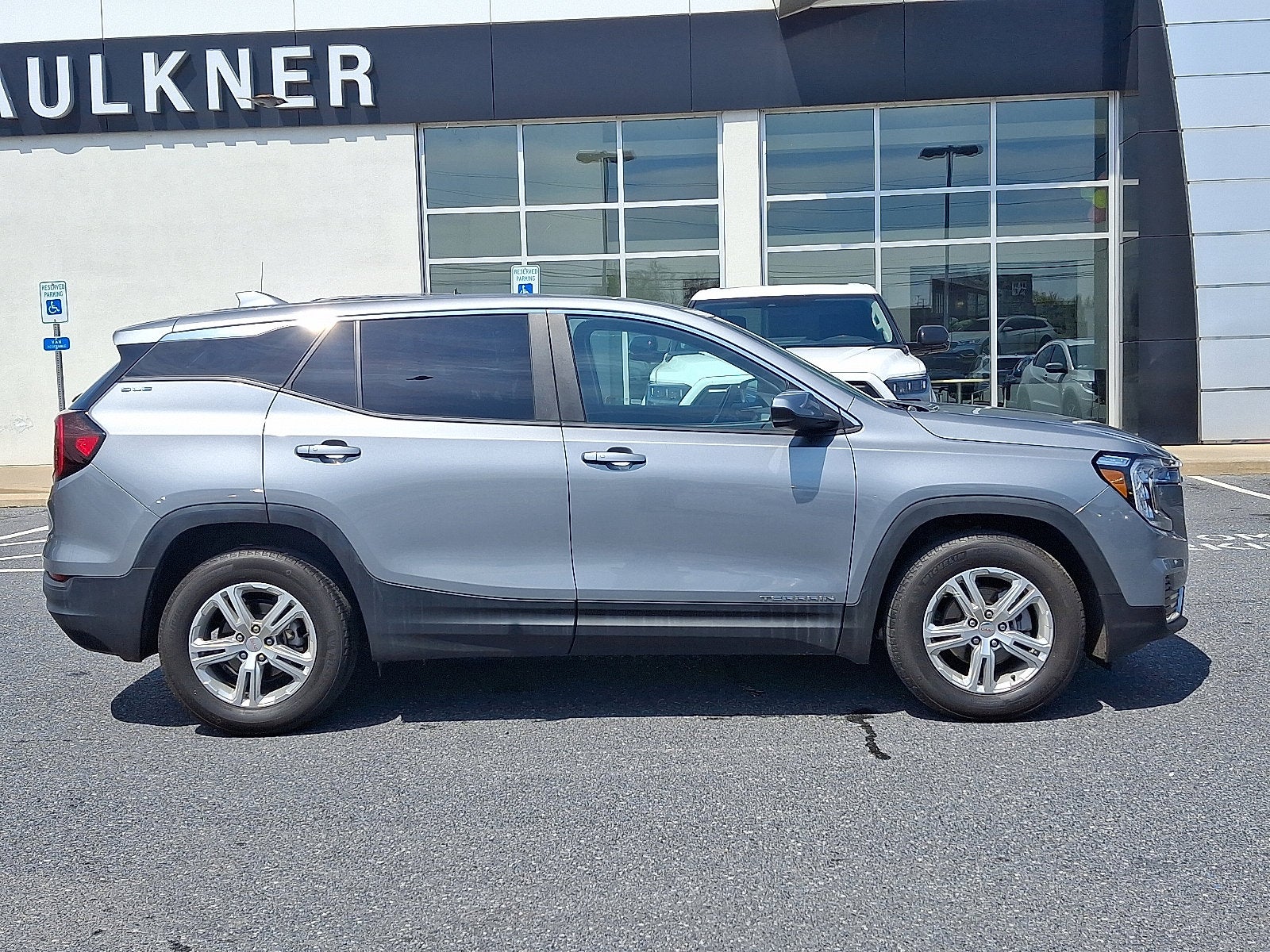 2024 GMC Terrain SLE