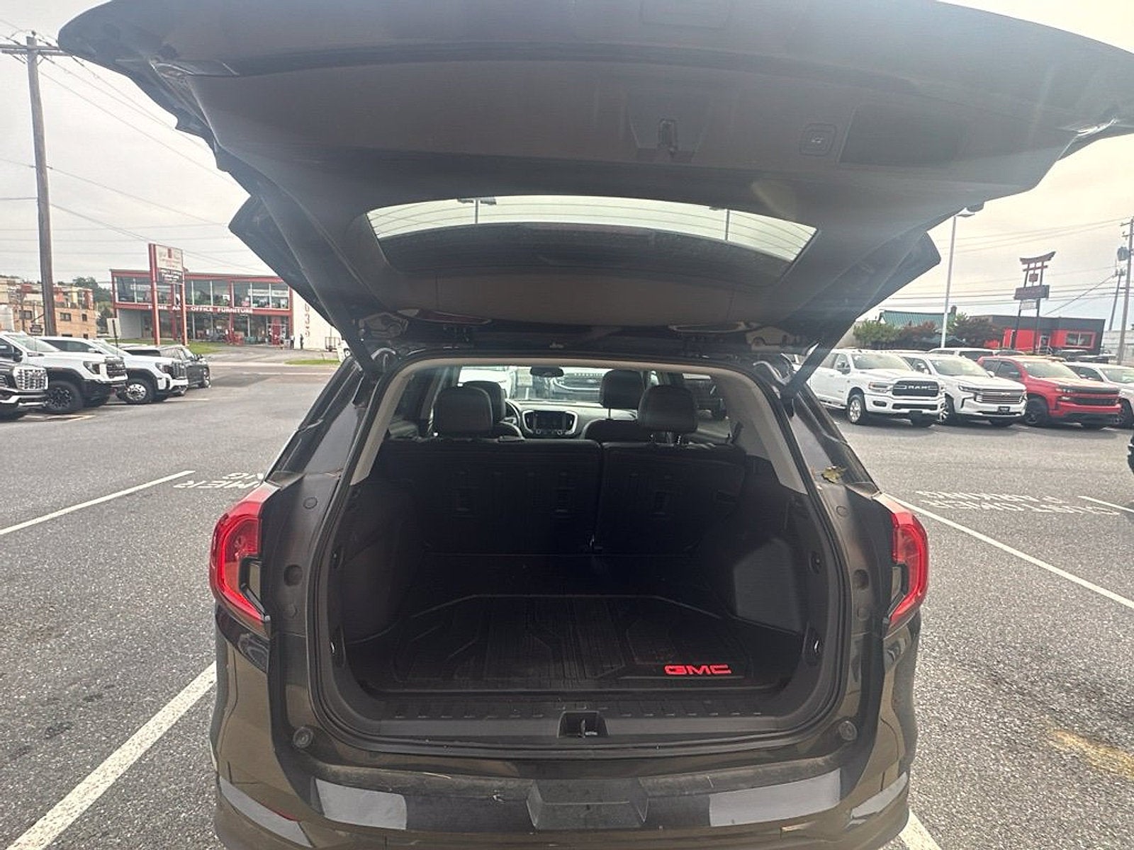 2023 GMC Terrain SLT