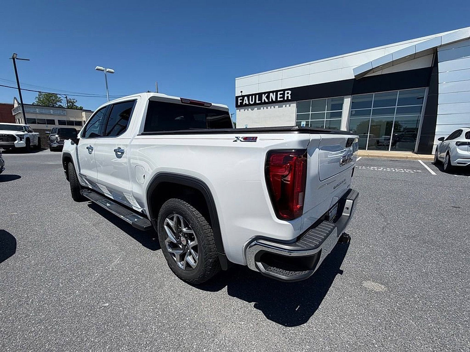 2023 GMC Sierra 1500 SLT