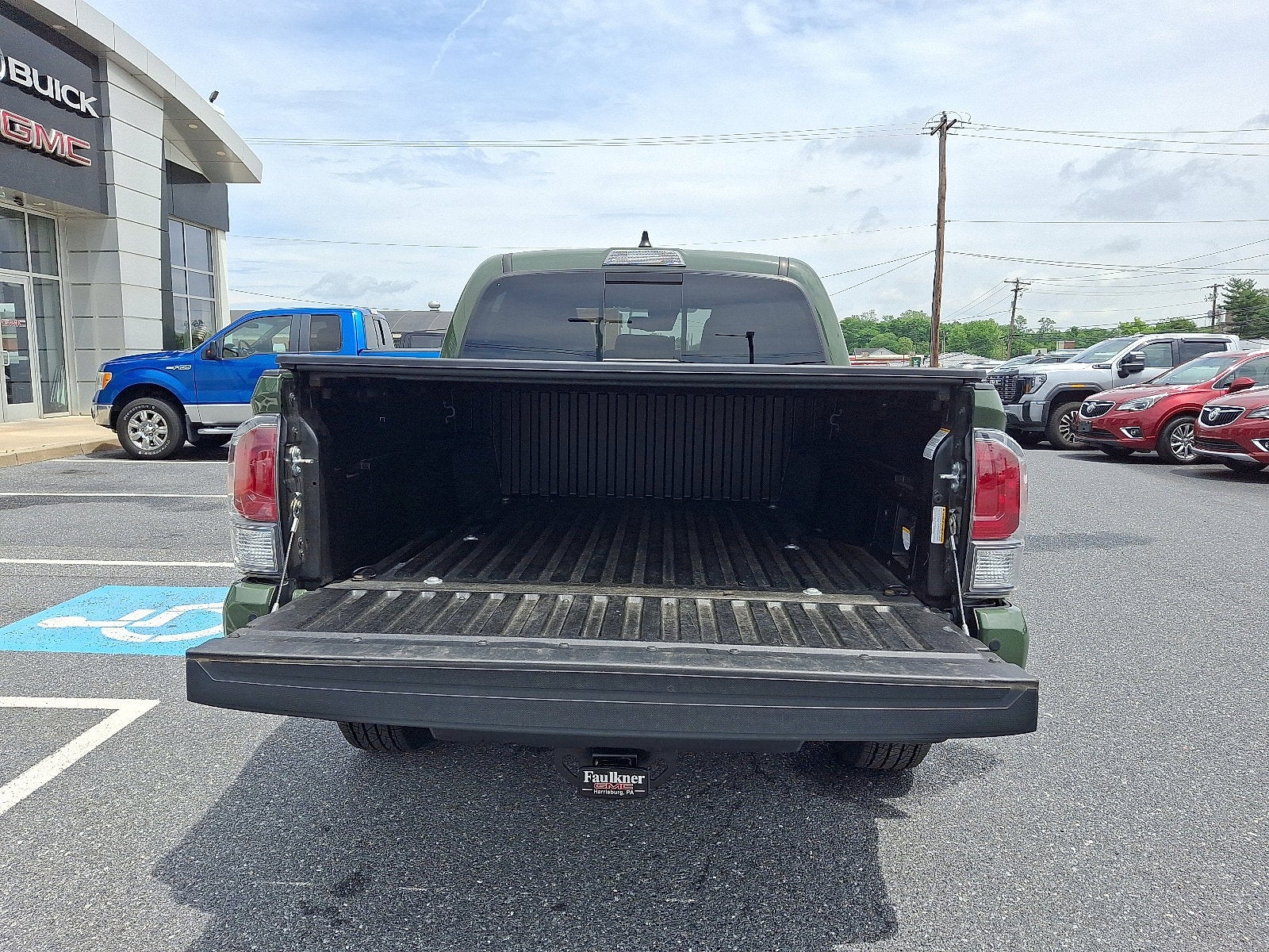 2022 Toyota Tacoma 4WD SR