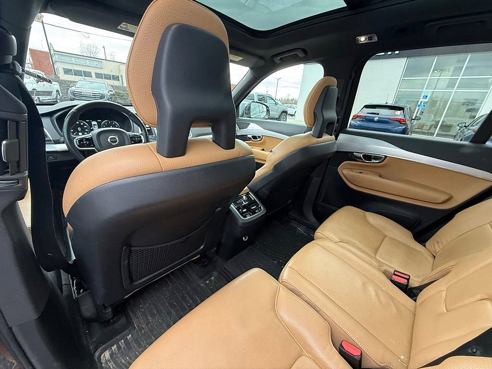 2017 Volvo XC90 Momentum