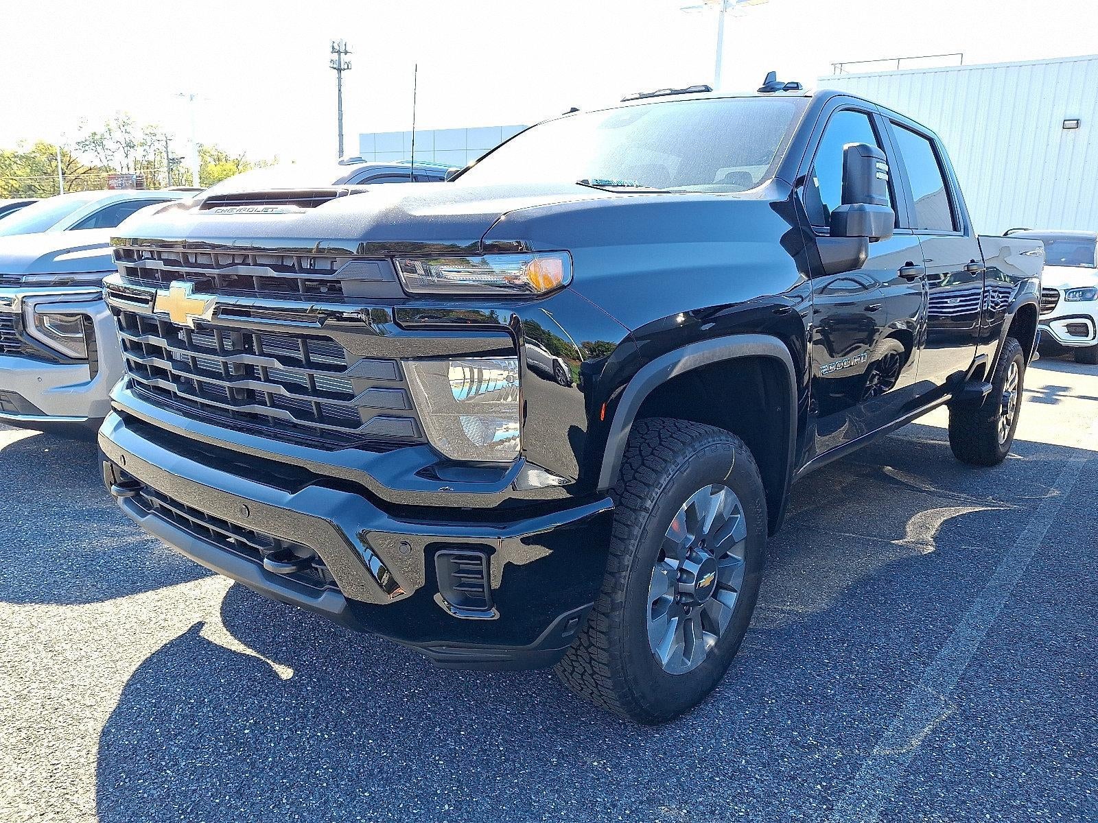 2026 Chevrolet Silverado 2500 HD Crew Cab Standard Box 4-Wheel Drive Custom
