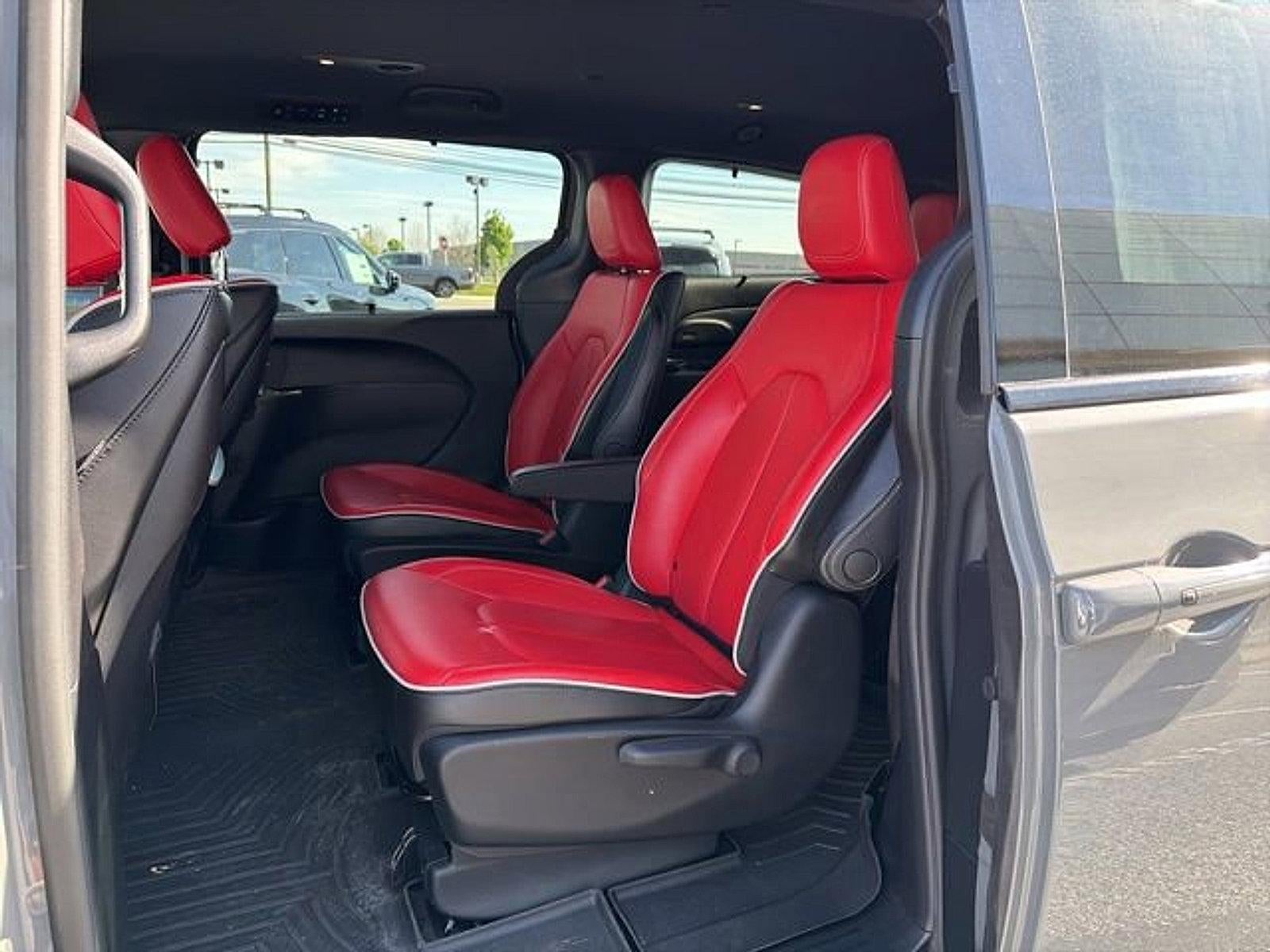 2020 Chrysler Pacifica Hybrid Red S FWD
