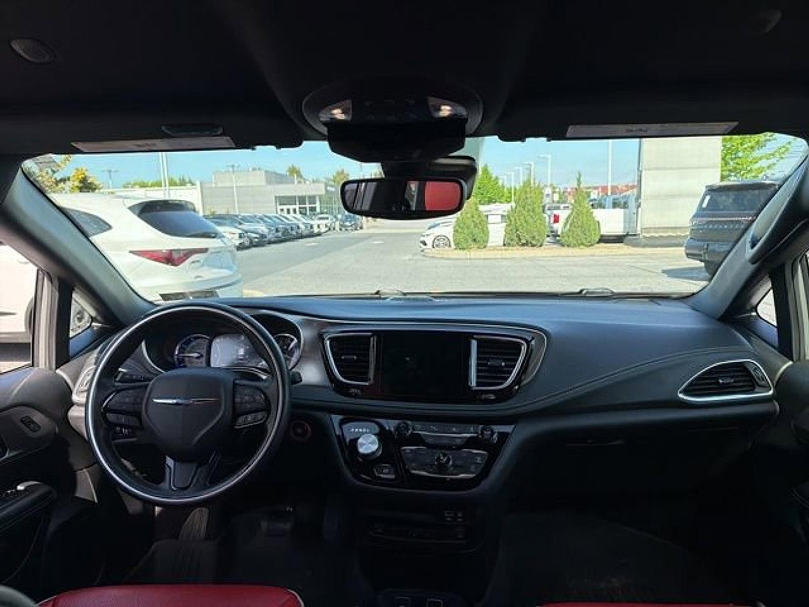 2020 Chrysler Pacifica Hybrid Red S FWD