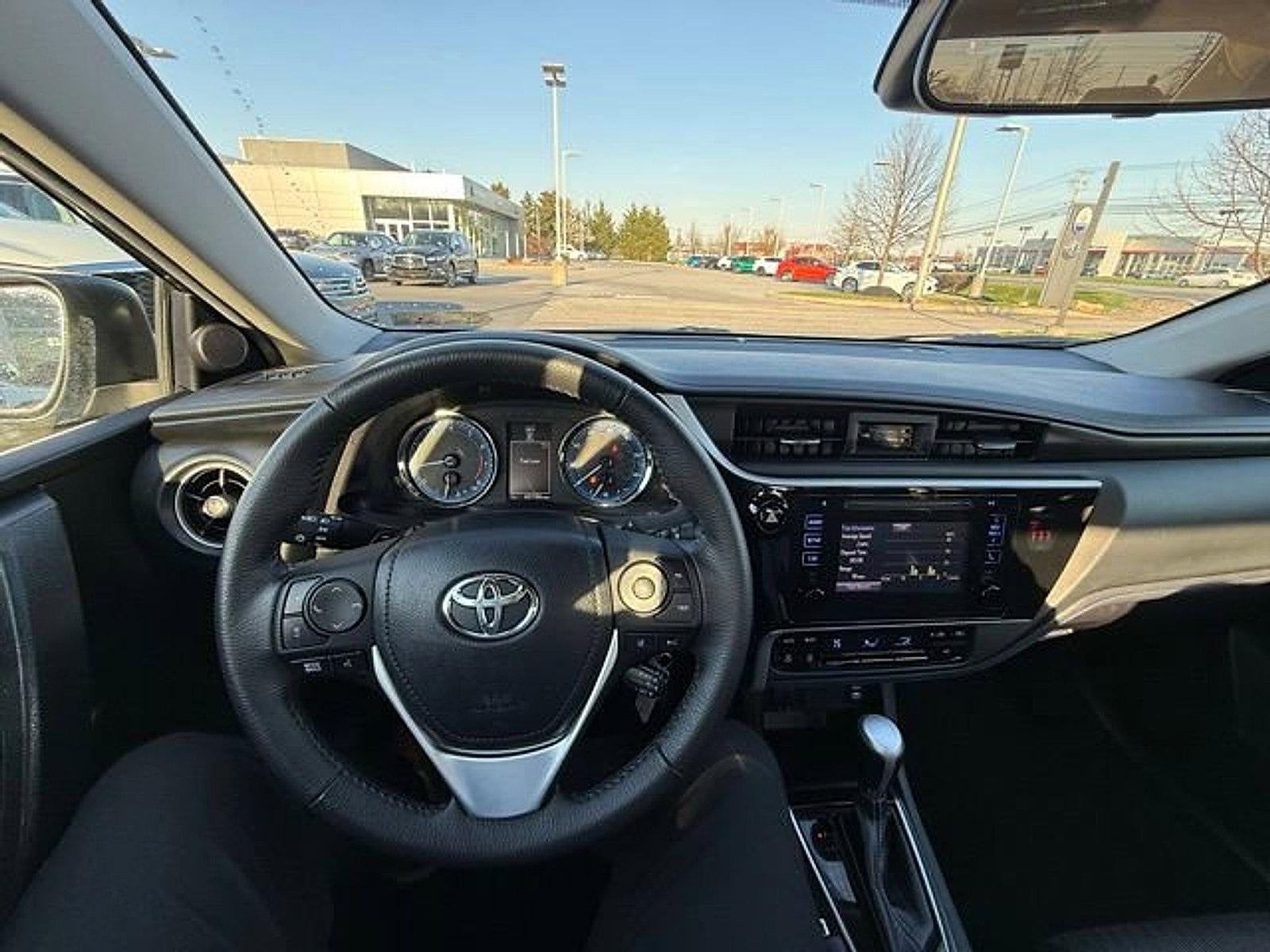 2018 Toyota Corolla SE CVT (Natl)