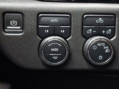 2024 Chevrolet Silverado 1500 Crew Cab Short Box 4-Wheel Drive LT 2FL