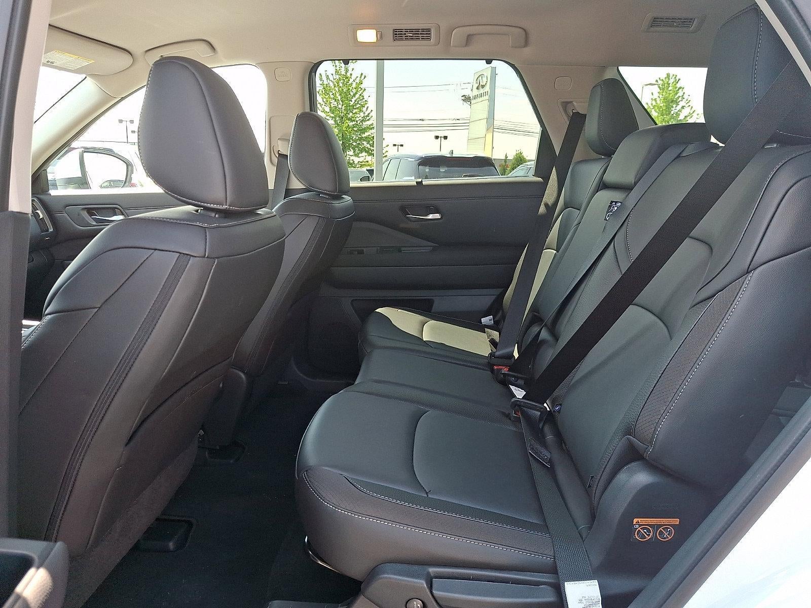 2025 Nissan Pathfinder SL 4WD