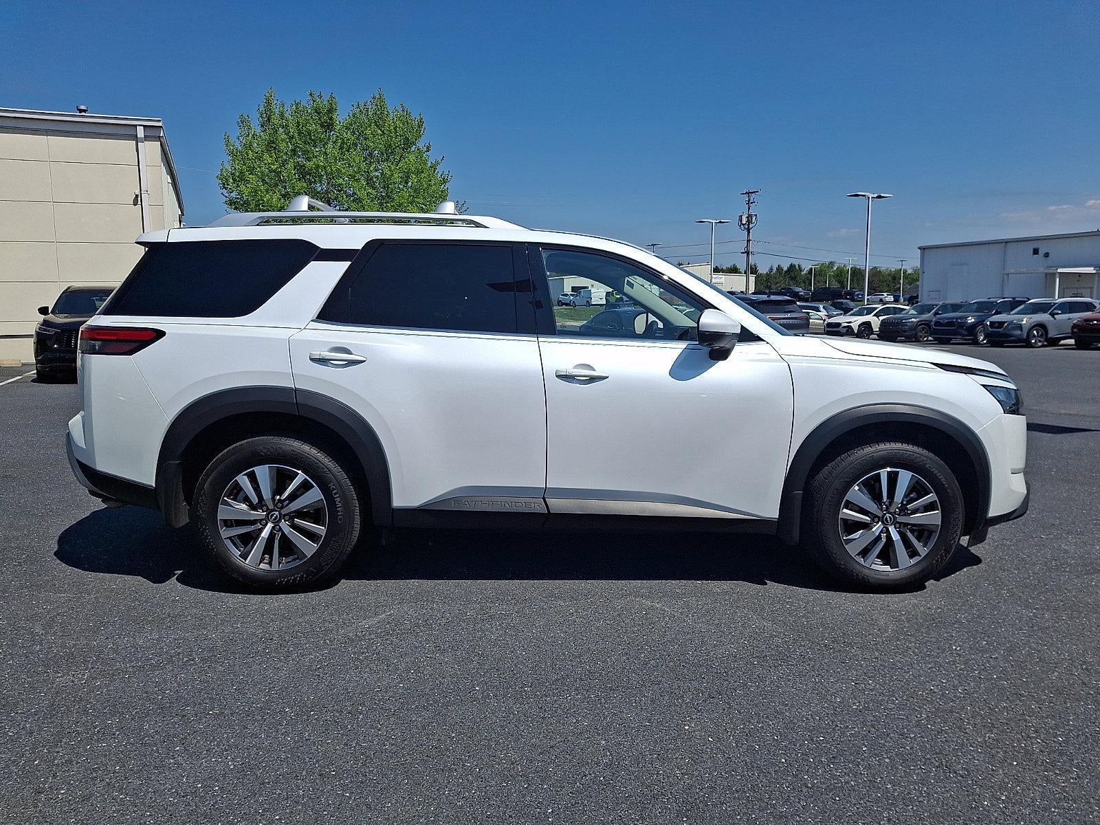 2025 Nissan Pathfinder SL 4WD