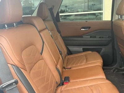 2023 Nissan Pathfinder Platinum 4WD