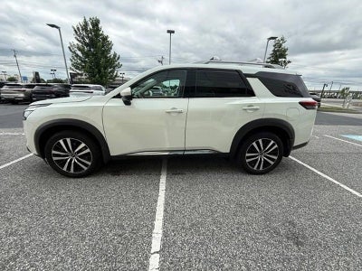 2023 Nissan Pathfinder Platinum 4WD