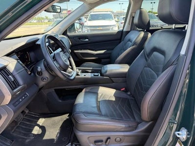2023 Nissan Pathfinder Platinum 4WD