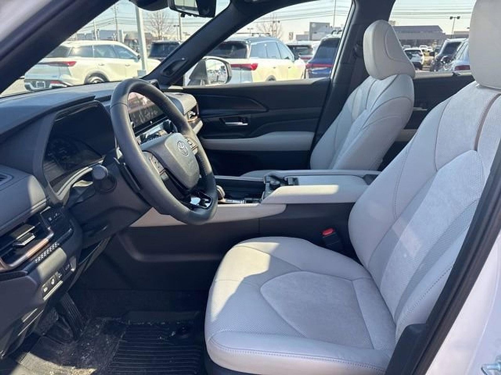 2026 Toyota Grand Highlander Hybrid MAX Limited AWD (Natl)