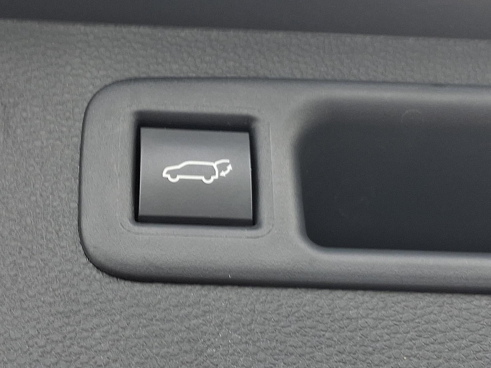 2025 Toyota Highlander XLE AWD (Natl)