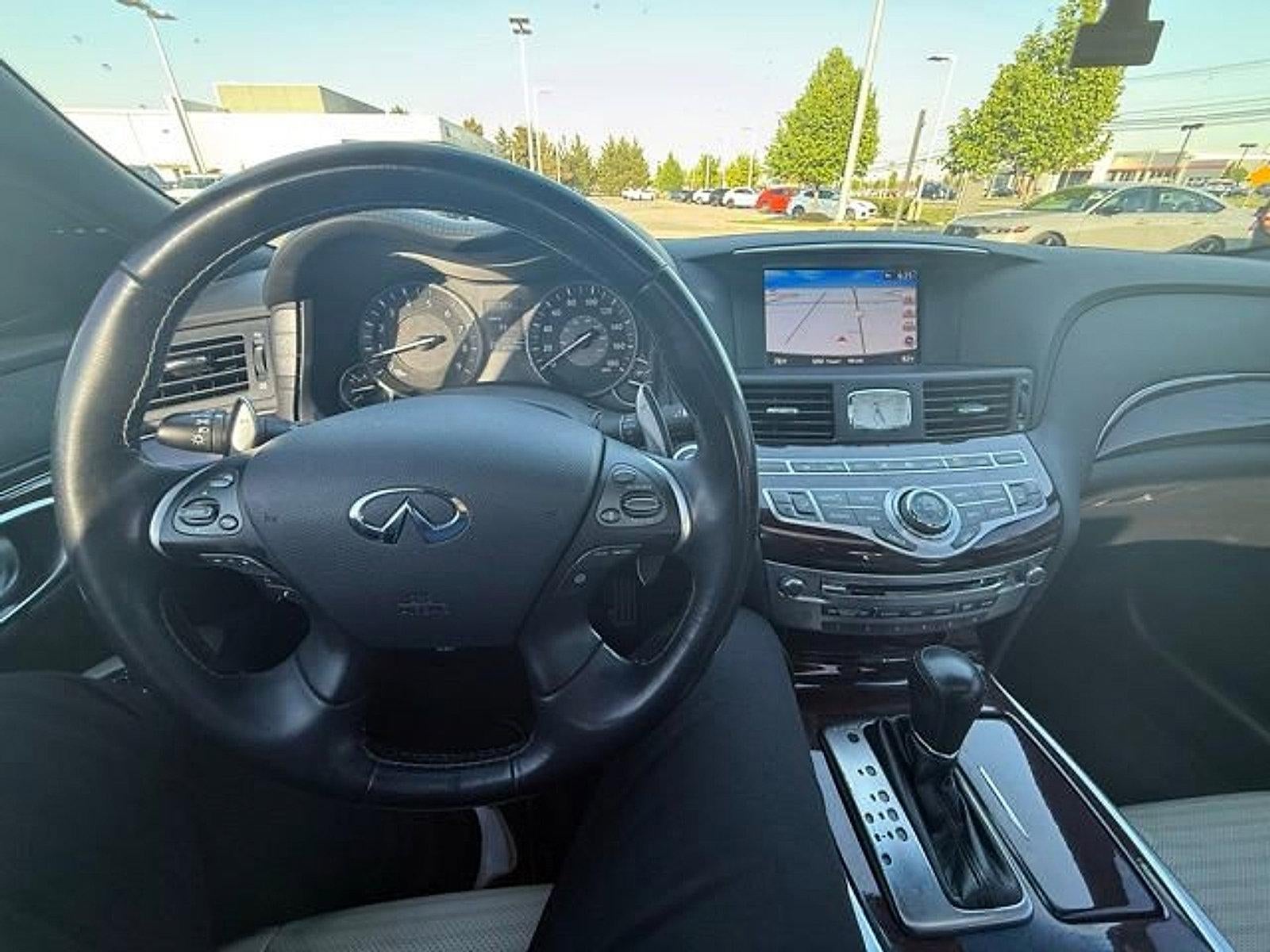 2019 INFINITI Q70 3.7 LUXE AWD