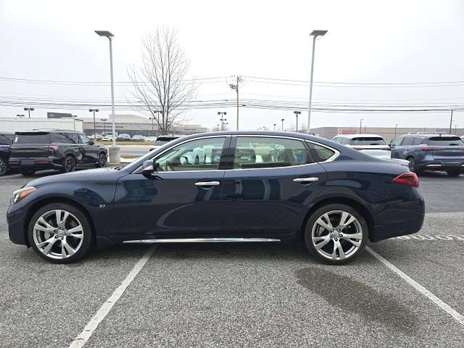2017 INFINITI Q70L 3.7 AWD