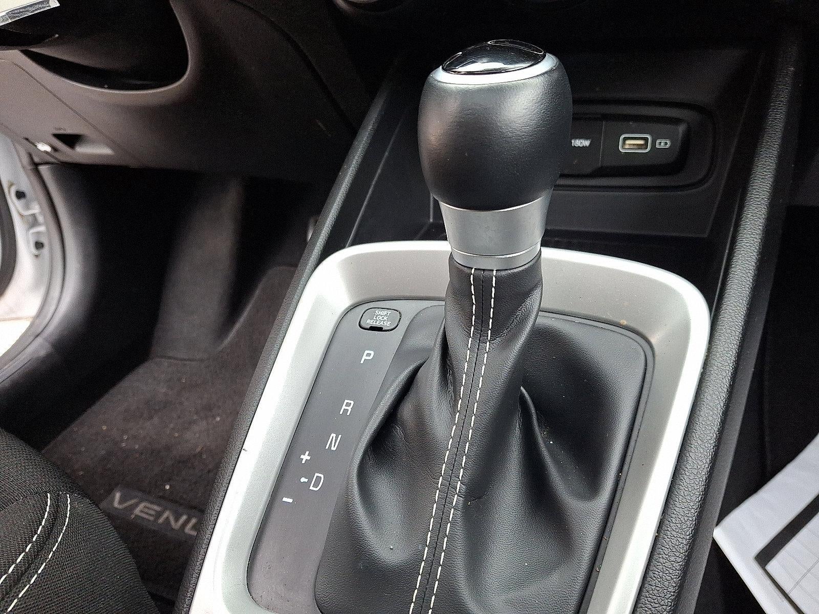 2022 Hyundai VENUE SEL IVT