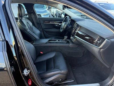 2017 Volvo S90 T6 AWD Momentum