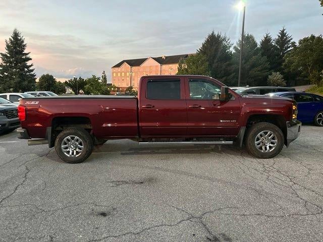 2016 Chevrolet Silverado 2500 HD Crew Cab Long Box 4-Wheel Drive LT