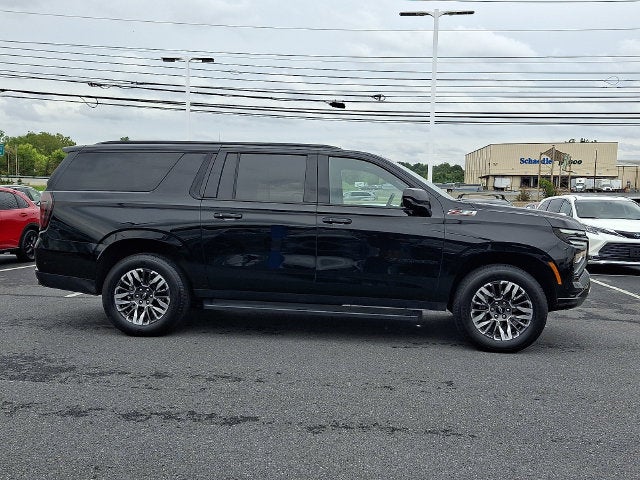 2025 Chevrolet Suburban 4WD Z71
