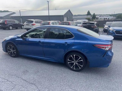 2018 Toyota Camry SE Auto (SE)