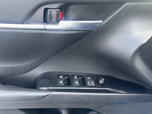 2018 Toyota Camry SE Auto (SE)