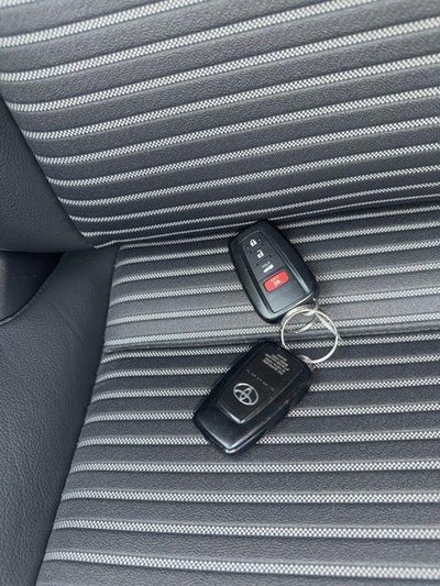 2018 Toyota Camry SE Auto (SE)