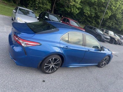 2018 Toyota Camry SE Auto (SE)