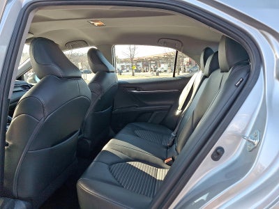 2022 Toyota Camry SE Auto (SE)