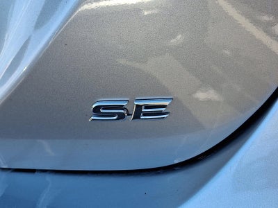 2022 Toyota Camry SE Auto (SE)