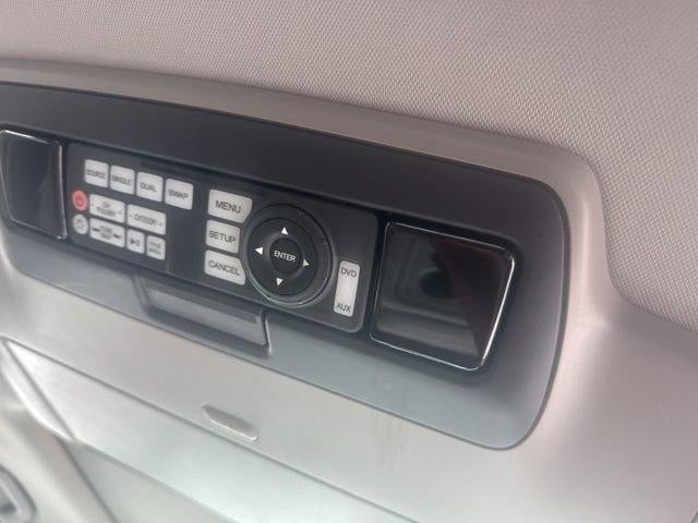 2014 Honda Odyssey Touring with DVD Rear Entertainment System and Navigation