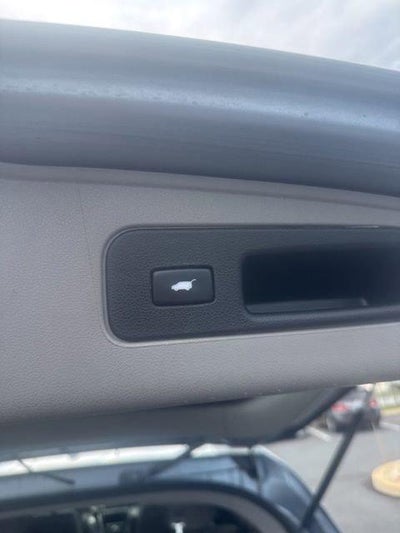 2014 Honda Odyssey Touring with DVD Rear Entertainment System and Navigation