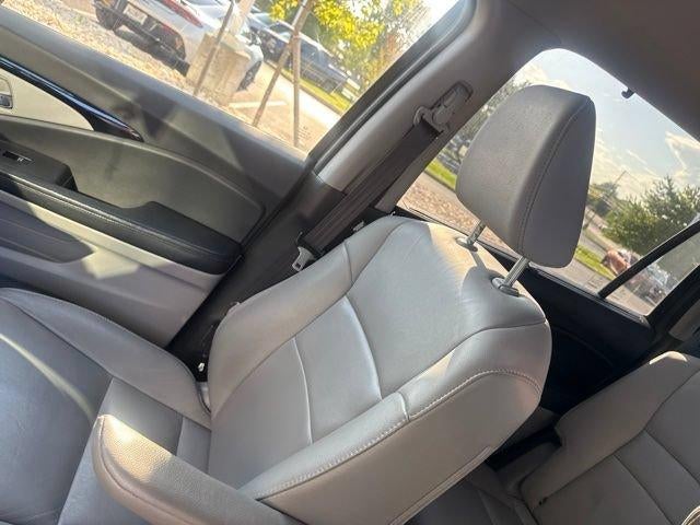 2016 Honda Pilot AWD Touring with DVD Rear Entertainment System and Navigation