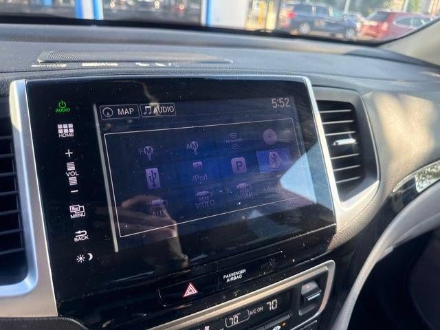 2016 Honda Pilot AWD Touring with DVD Rear Entertainment System and Navigation