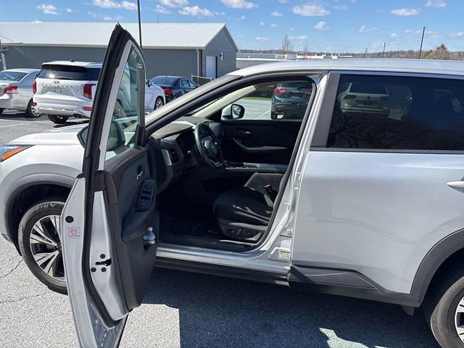 2023 Nissan Rogue FWD SV