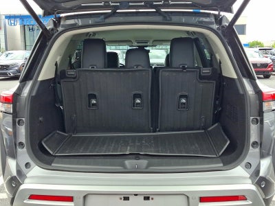 2023 Nissan Pathfinder SL 4WD
