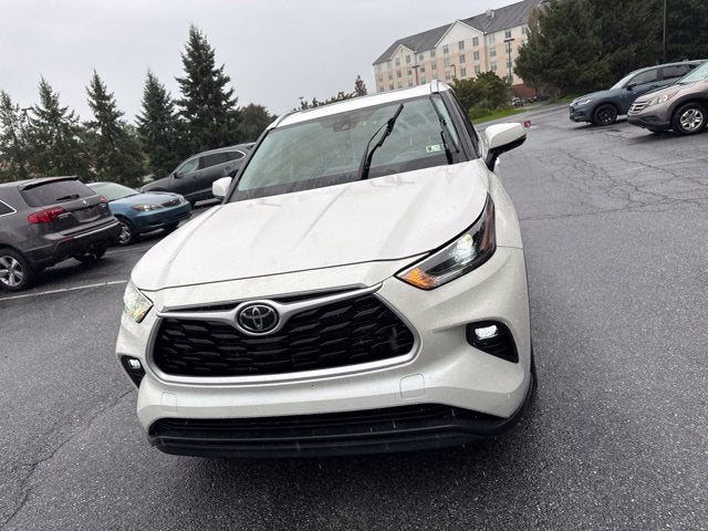 2021 Toyota Highlander XLE **LOW MILES