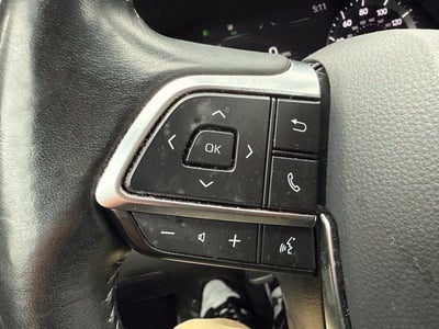 2021 Toyota Highlander XLE **LOW MILES