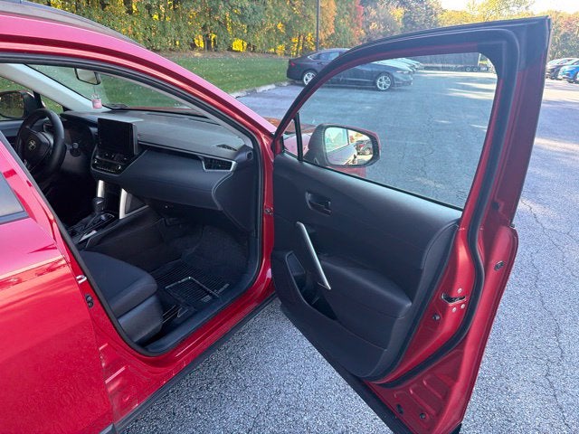 2023 Toyota Corolla Cross LE **LOW MILES**