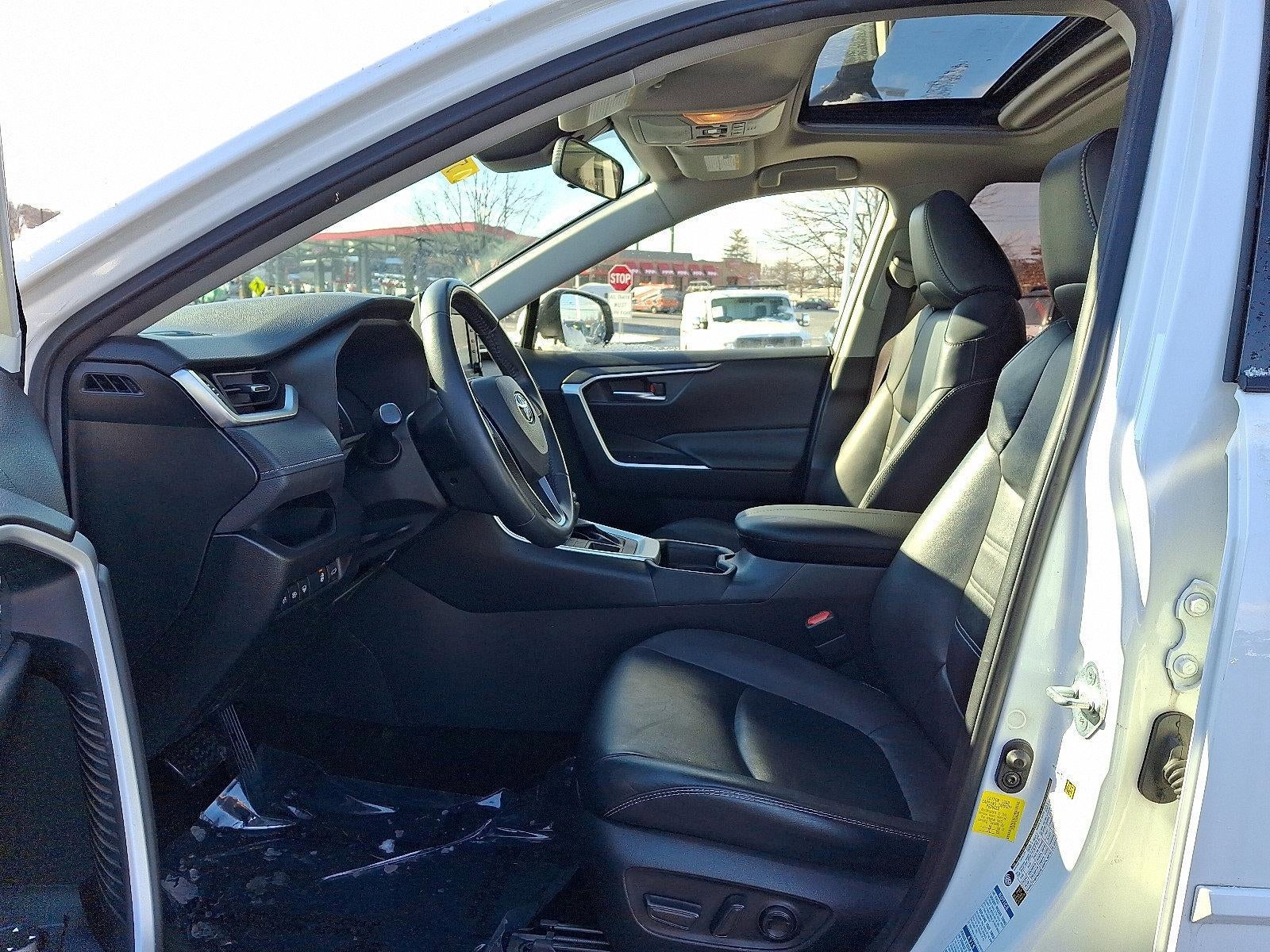 2020 Toyota RAV4 XLE Premium AWD (Natl)