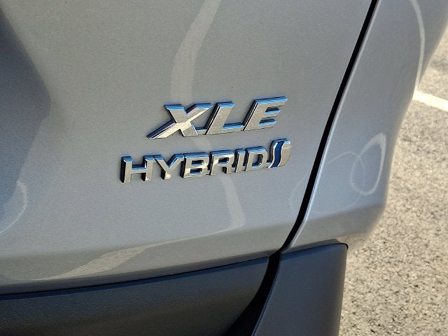 2022 Toyota RAV4 Hybrid XLE **LOW MILES**
